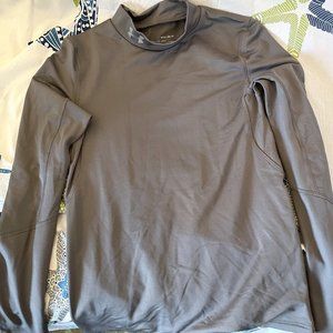 Under Armour Boys Gray XL Fitted Coldgear Shirt, Rarely or Never Worn